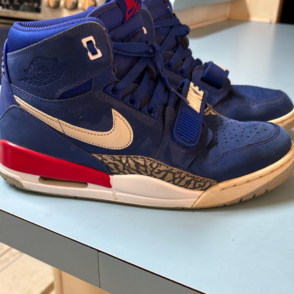 Nike Air Jordan Men’s Size 9.5 Blue Used